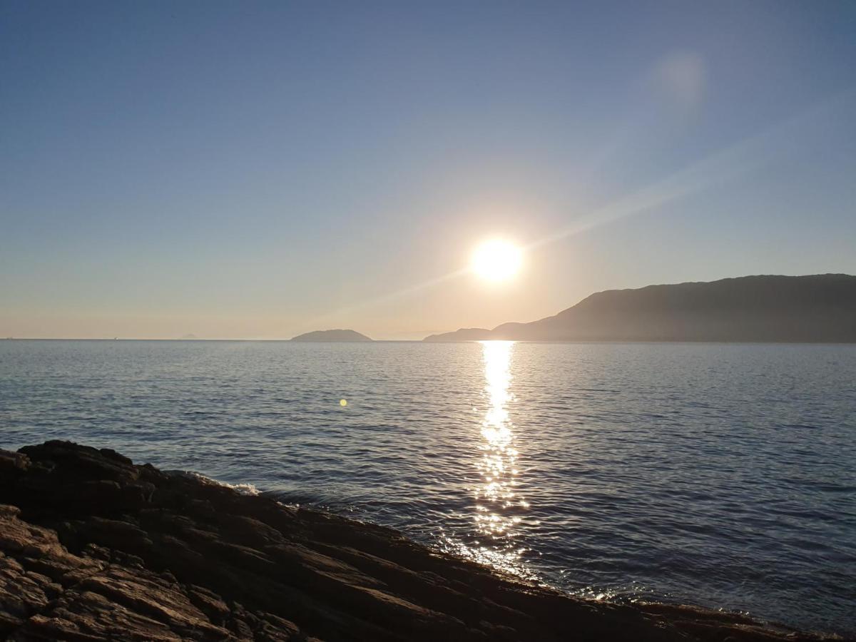 Bangalo Com Vista Para O Mar No Condominio Yacamim Ilhabela Praia Do Curral מראה חיצוני תמונה
